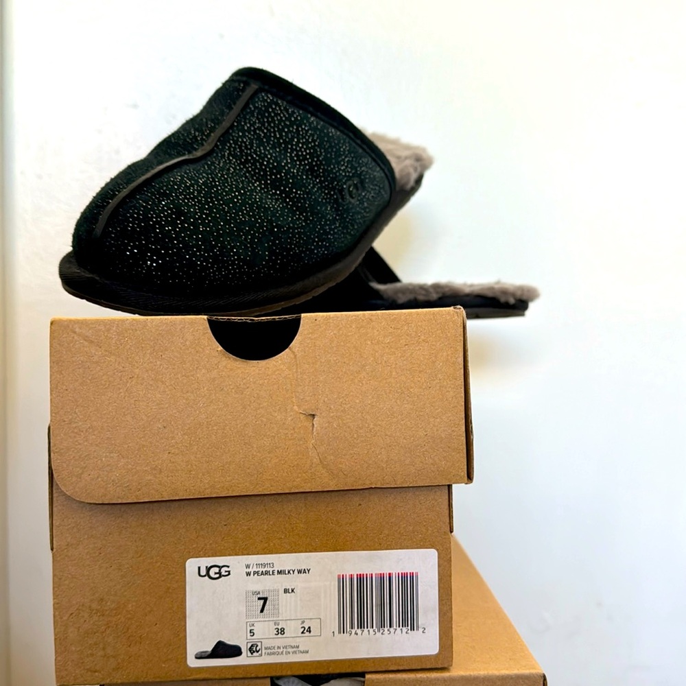 Women's Scuffette Shearling Mule Slippers

Ugg w/pearle Milky Way